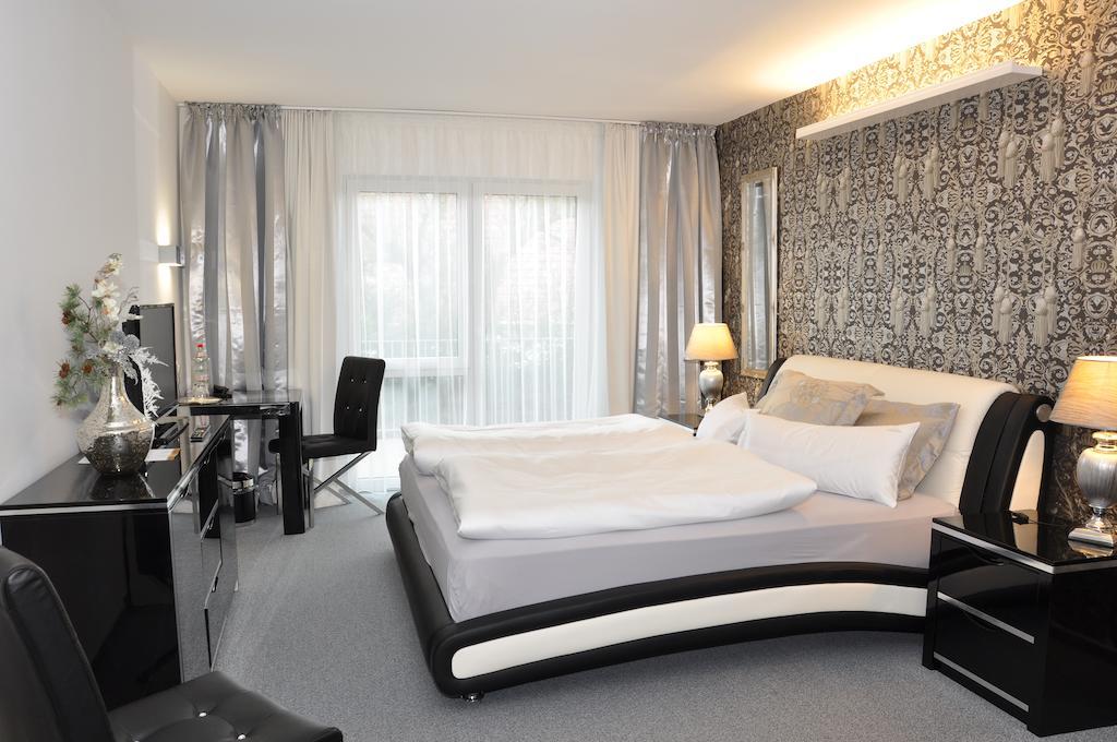 Gaestehaus Villa Casamia (Adults Only) Шмалкалден Стая снимка